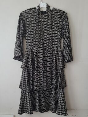Women's Black & White Patterned Tiered Long Sleeve Dress